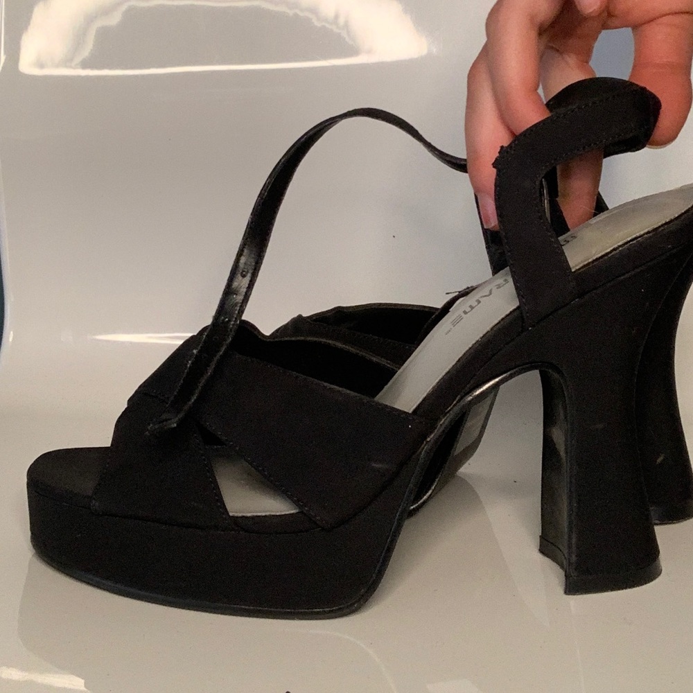 Mainframe chunky platform heels black size 8